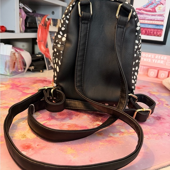 Betsey Johnson Floral Print Interior - Picture 3 of 8